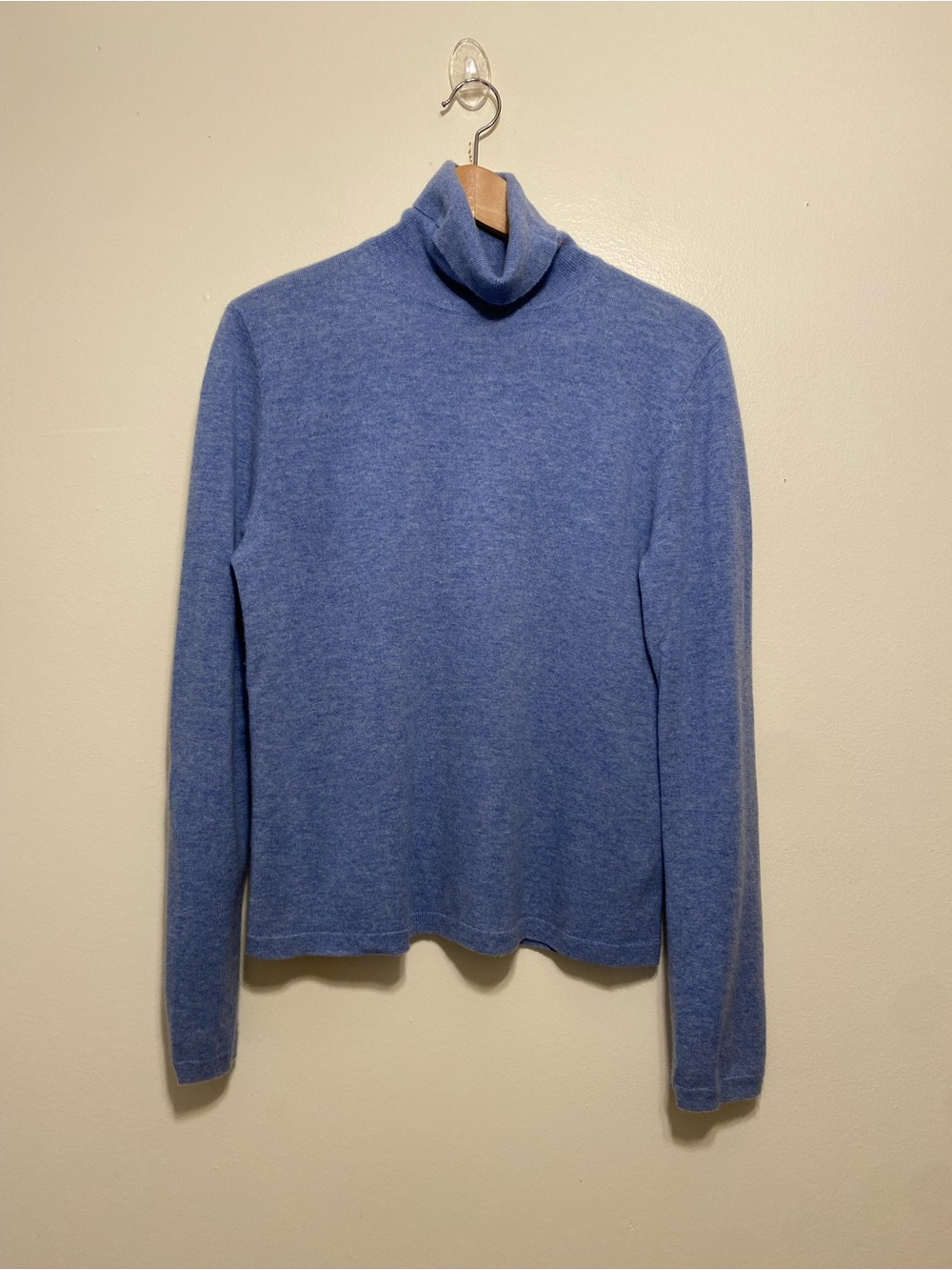 Vineyard Vines Cashmere Soft Blue Turtleneck Sweater. Size S
